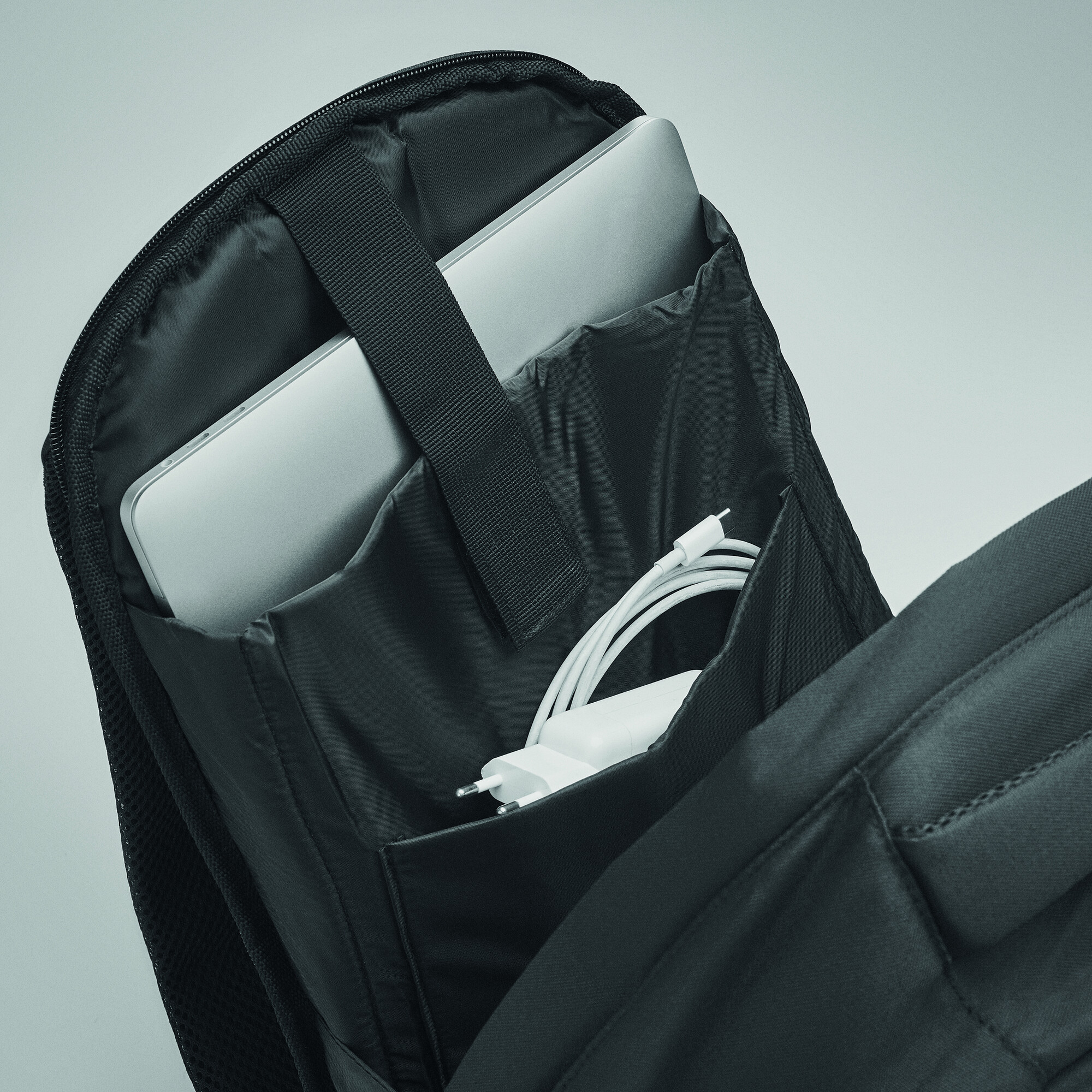 mo6157-03-side.jpg mo6157-03-side.jpg