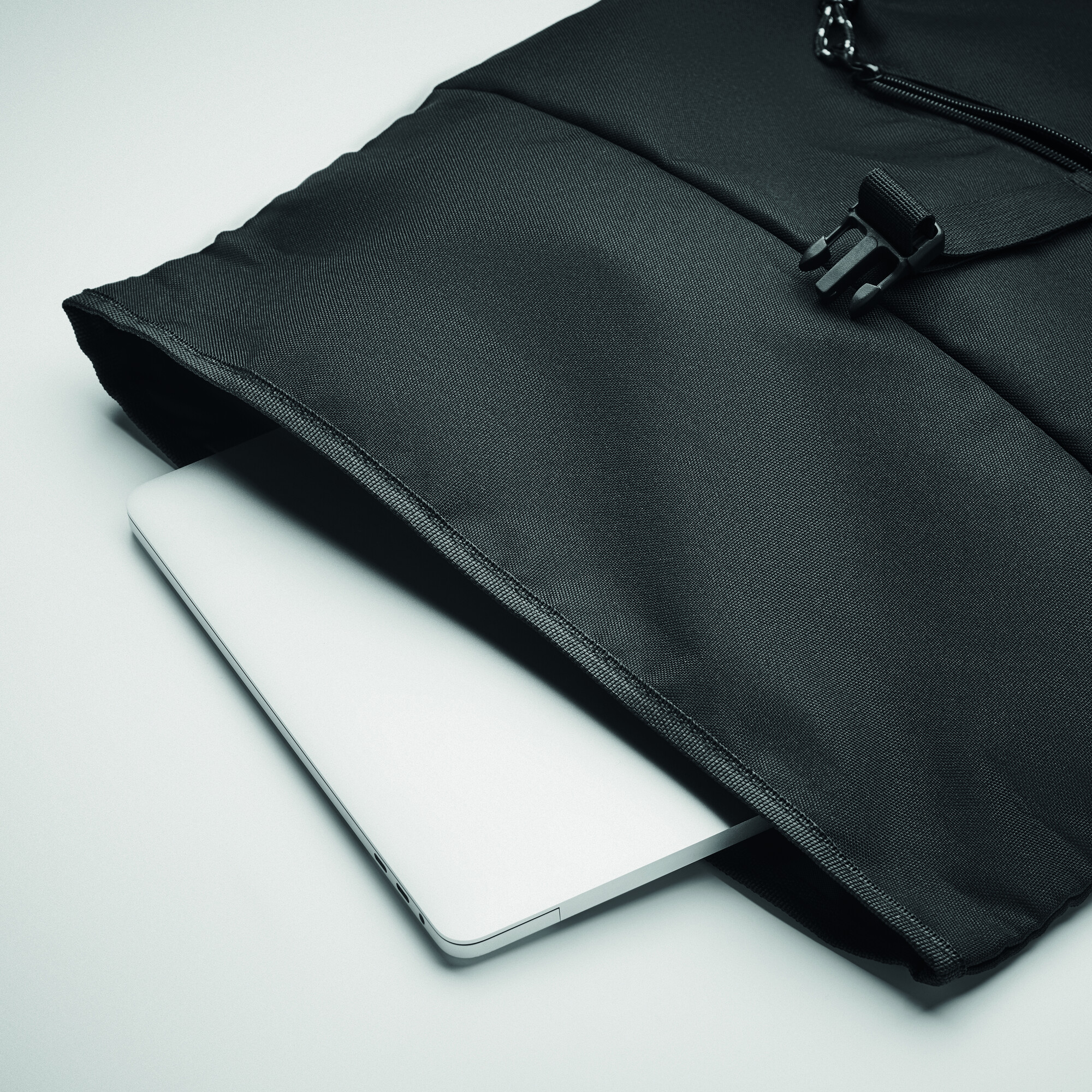 mo6998-03-detail.jpg mo6998-03-detail.jpg