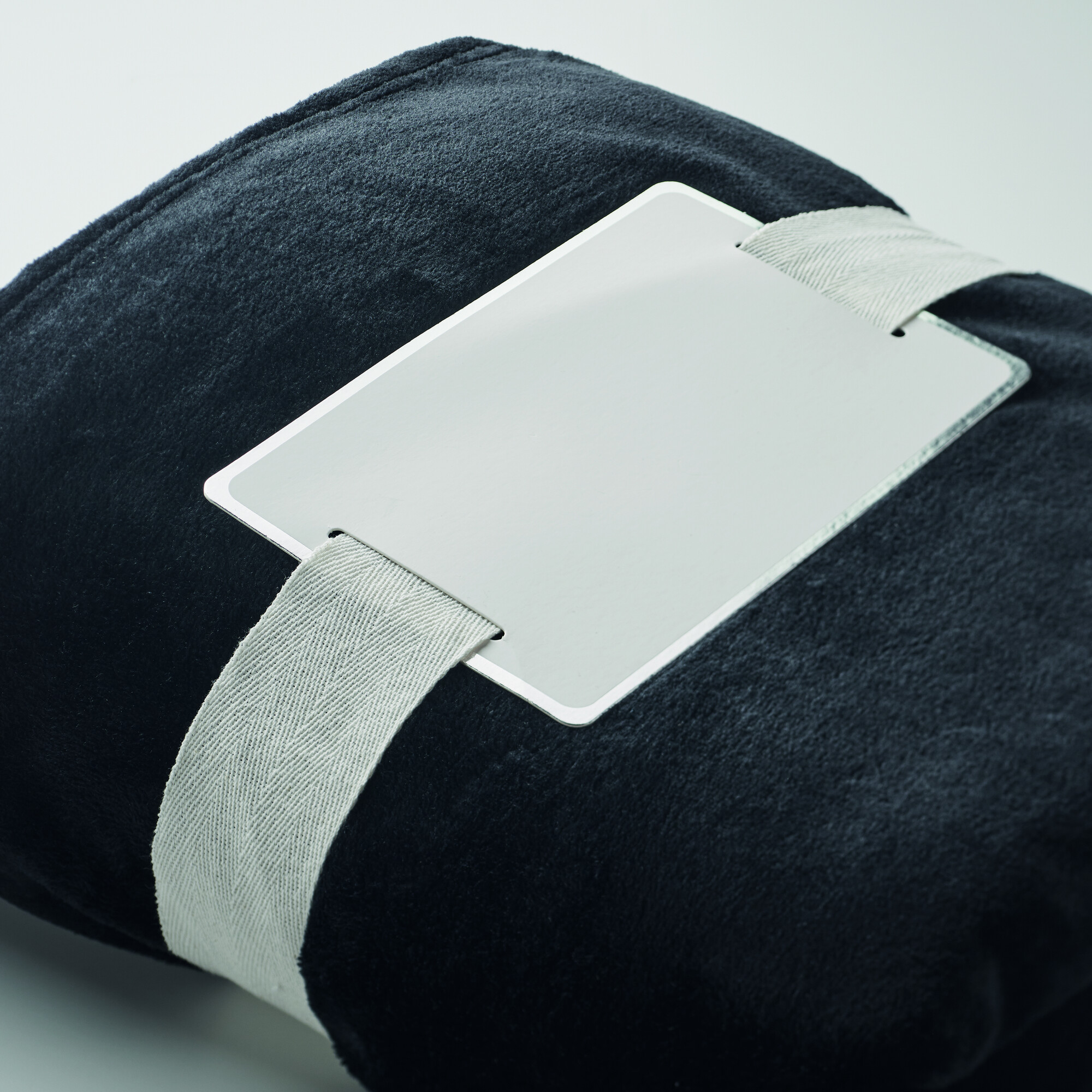 mo9088-03-detail.jpg mo9088-03-detail.jpg