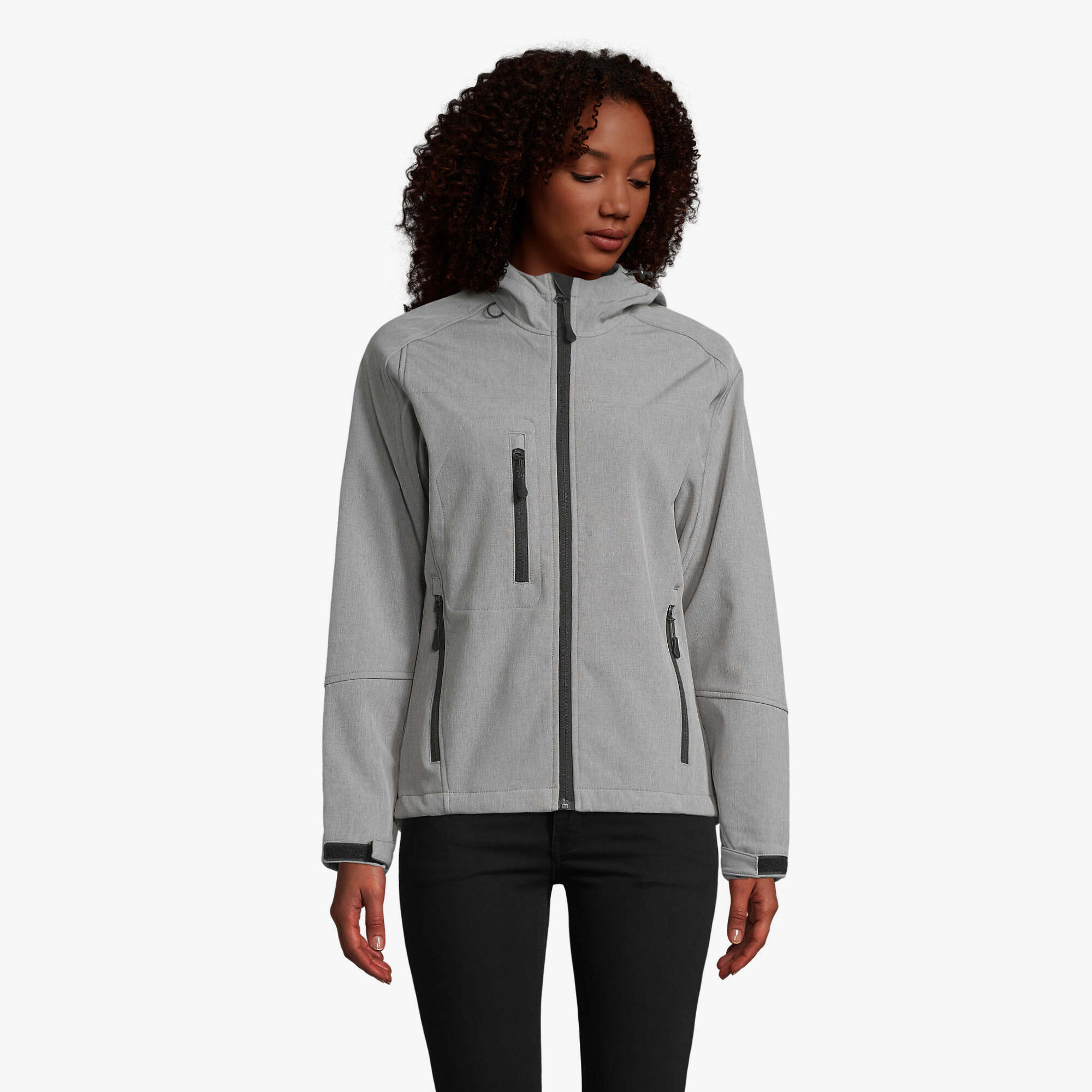 Veste softshell personnalisée pour femme avec capuche et poches
