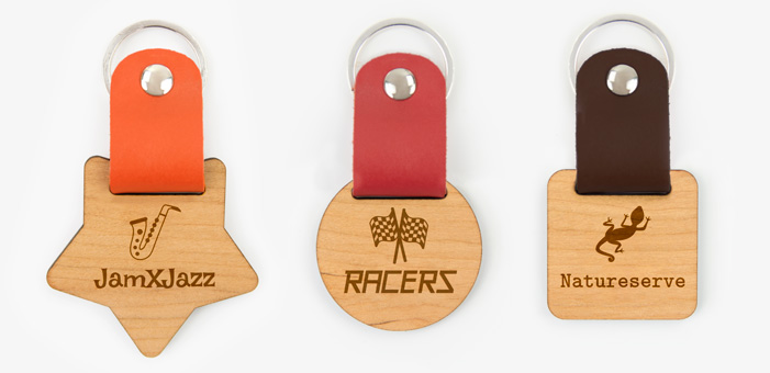 Porte-clés en bois et cuir avec logo
